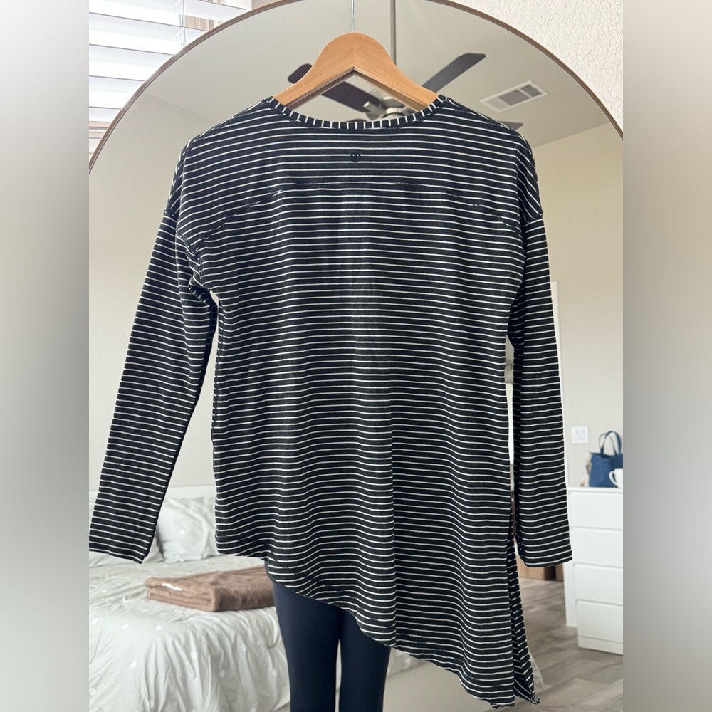 ๐๏ธ Clearance Lululemon To The Point Long Sleeve Heathered Black & White Stripe - Picture 7 of 8